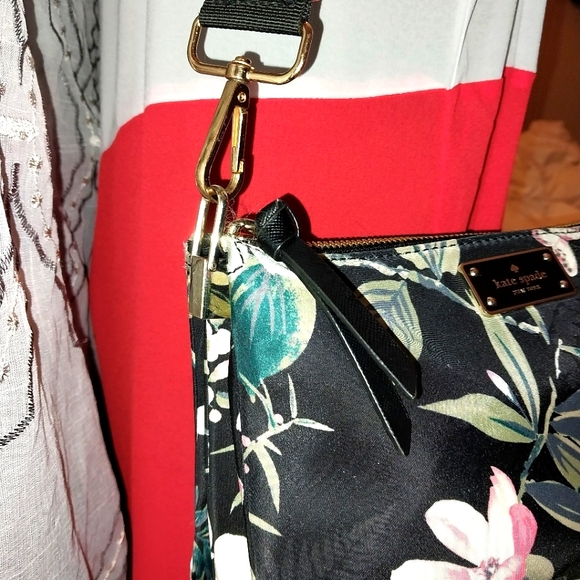 Kate Spade NWOT FLORAL Wilson Road Madelyne Floral Crossbody Botanical Bag Black - Picture 3 of 15